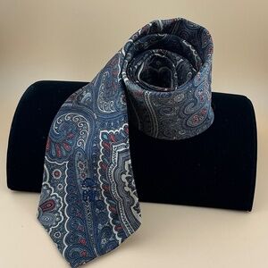 Vintage COUNTESS MARA 100% Silk Tie